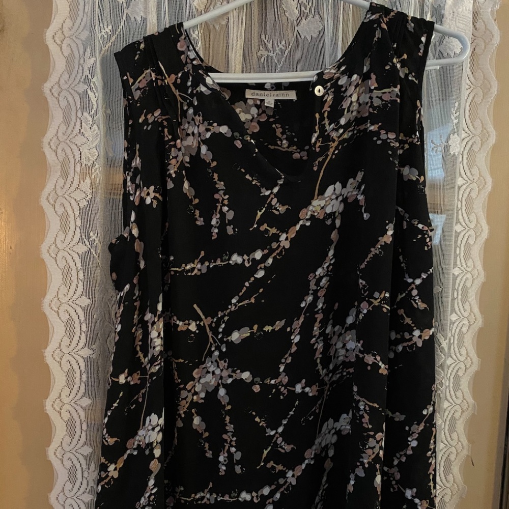 Daniel Rainn Sleeveless Blouse